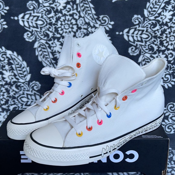 Converse Chuck Taylor All Star Hi Egret/Hyper Pink/Black MEN`S - Picture 5 of 16